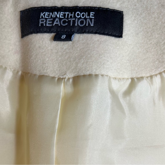 Kenneth Cole Reaction cream color cute coat. Pre-owned but good condition.Size 8 - Picture 3 of 10